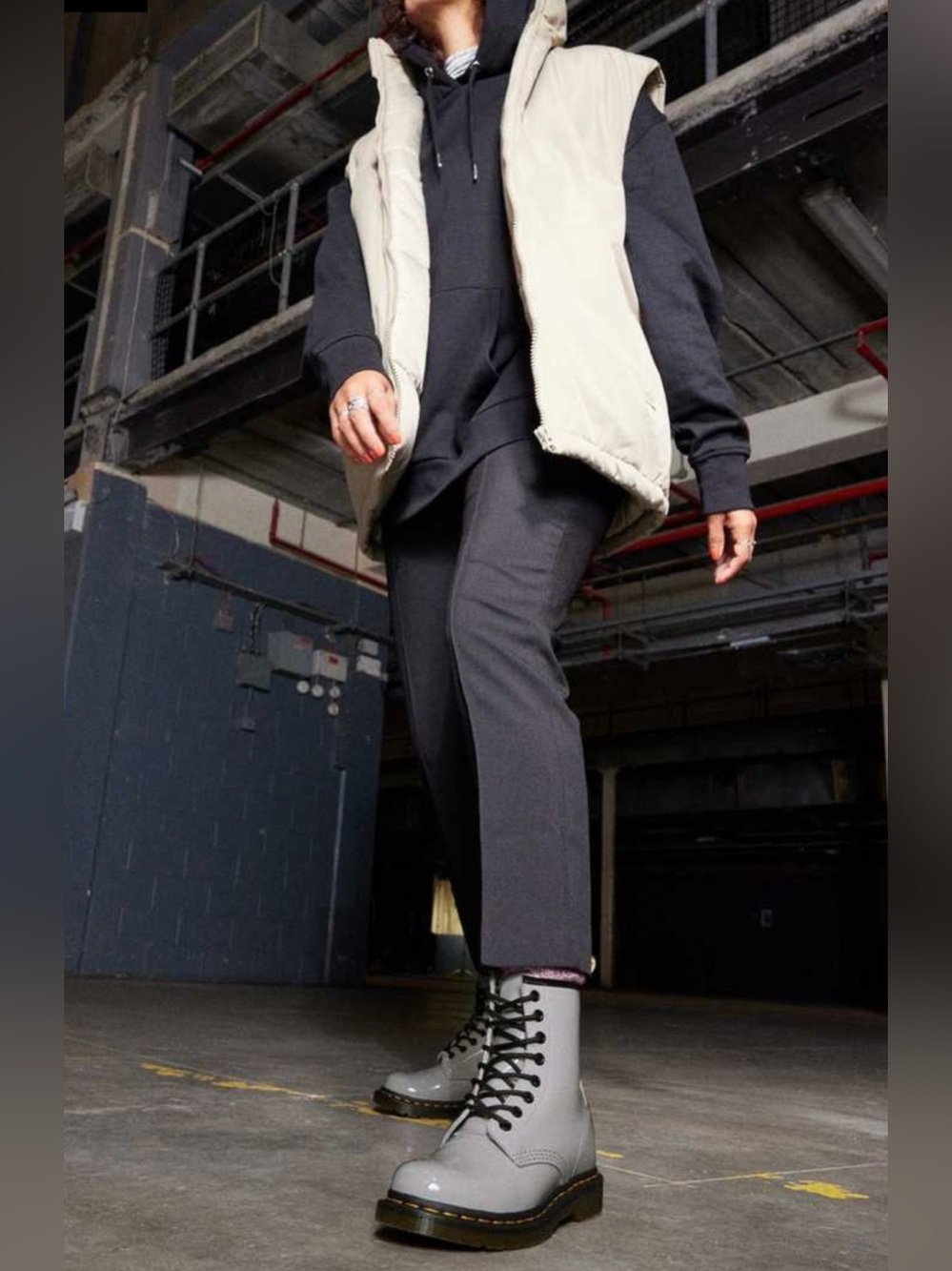 Dr. Martens 1460 Patent Leather Lace Up 
Boots Women’s Size: 7 - Picture 2 of 12